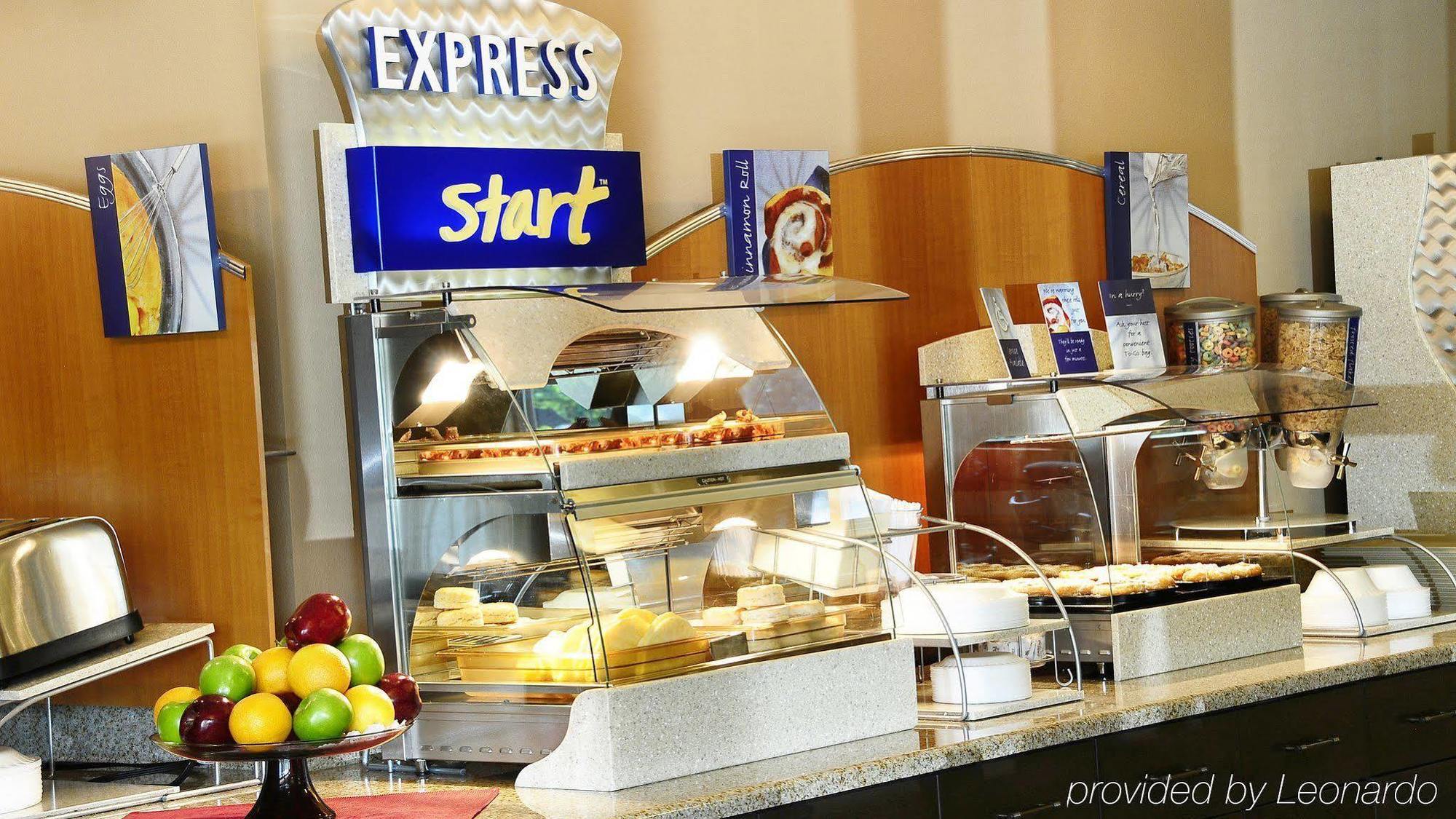 Holiday Inn Express - Delafield, An Ihg Hotel Exteriér fotografie